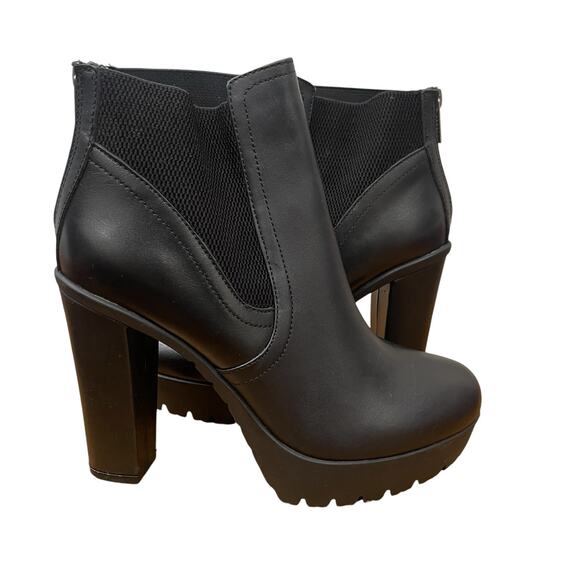 Steve Madden Amandaa Black Leather Almond Toe Platform Ankle Bootie Size 8.5 - Picture 1 of 11